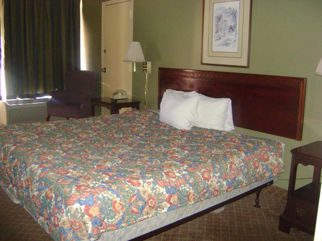 Knights Inn Gastonia Room photo